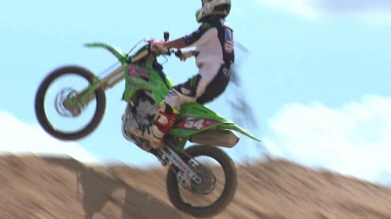 71歳の現役「モトクロスライダー」が大ジャンプ！アメリカの世界大会に日本人最年長ライダーとして出場へ｜FNNプライムオンライン