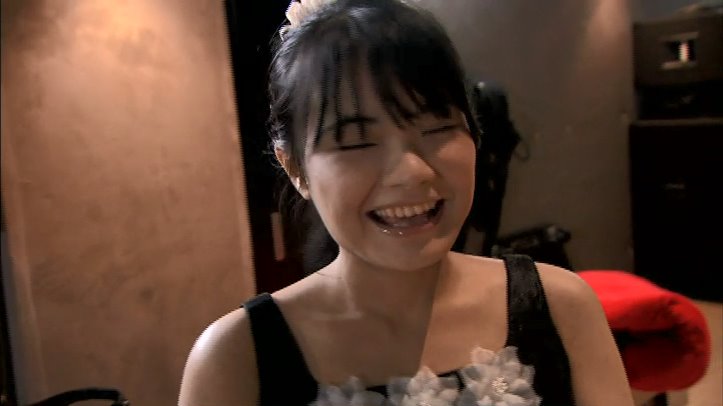演奏をやりきって満足した笑顔を見せるあすかさん