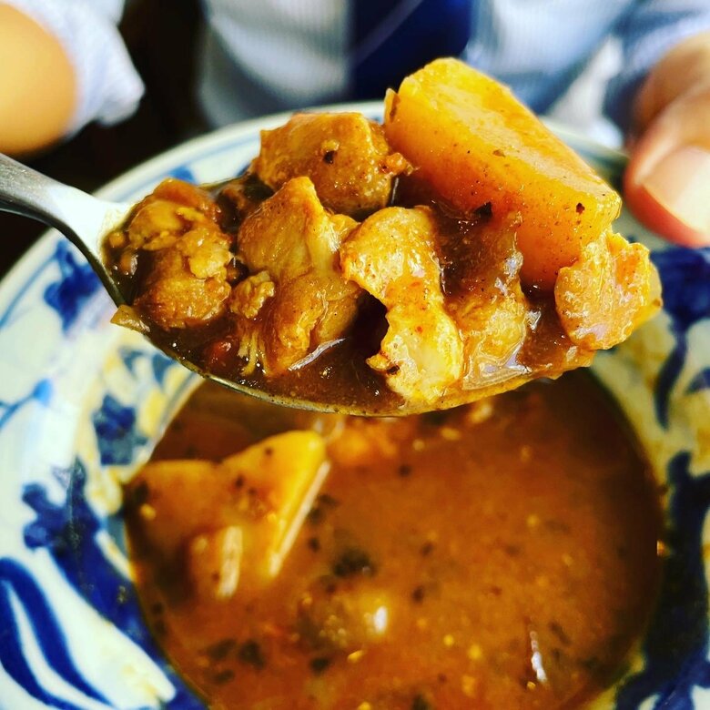 具もゴロゴロ、野菜も鶏肉も存在感ある！