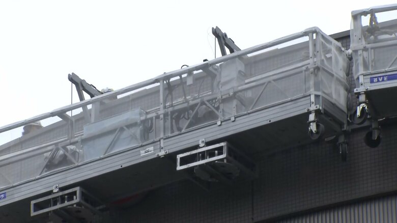 看板掛け替え作業が始まったジャニーズ事務所