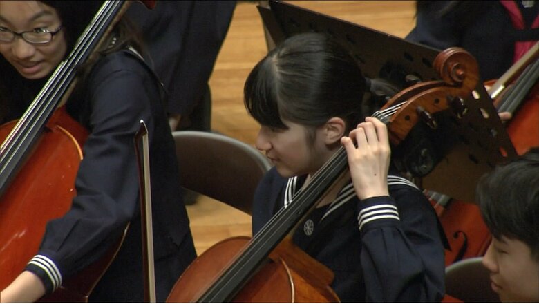 チョロを演奏される愛子さま（当時15歳）　2017年4月