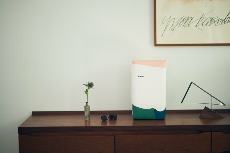 「アテント かくさないパッケージ」（提供：大王製紙）