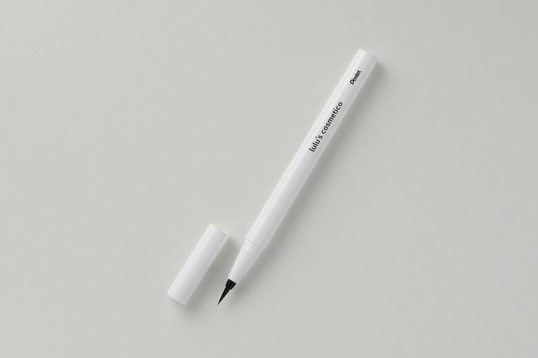 ブラック（提供：ぺんてる）