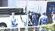 東京・渋谷の明治通りでバス停に車突っ込み大破　50代男性運転手死亡　巻き込まれた80代男性けが　現場は緩やかな左カーブ