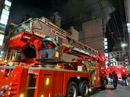 雑居ビルの焼け跡から１人の遺体　広島市の繁華街で火災