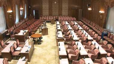 新型コロナ拡大中の“国会一時空転”顛末 法相批判の一方で「感覚が理解できない」と野党非難の声