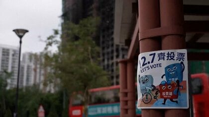 市民からは不満やあきらめの声…香港で議会選挙が予定通りあす開催へ　159人死亡の高層住宅大規模火災いまだ31人安否不明