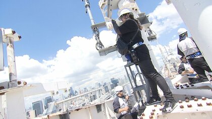 レインボーブリッジ開通30周年　記念ツアー参加者が高さ126メートルの景色楽しむ