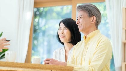 子どもが成長したら高額な死亡保険は不要？50代からの老後の資金を見据えた保険の見直し方