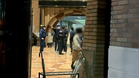 福岡図書館3人刺傷　逮捕の無職61歳男は最初に1階の閲覧スペースで80代男性を襲撃　包丁で腹部に重傷負わせる