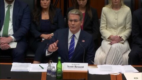 ベッセント財務長官　円安是正の日米協調介入「アメリカにも有益だった」