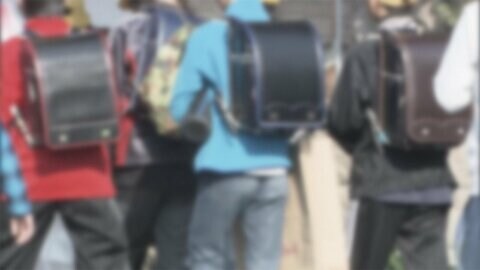 対象世帯の意思表示 書面などで確認へ 中学生以下への現金5万円給付