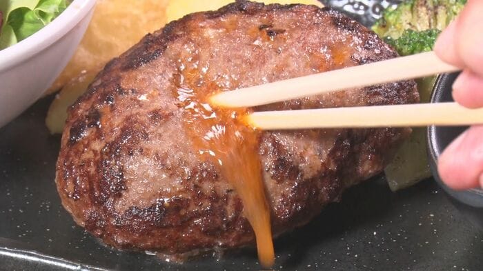 短角牛を使ったハンバーグ 1100円(税込み)