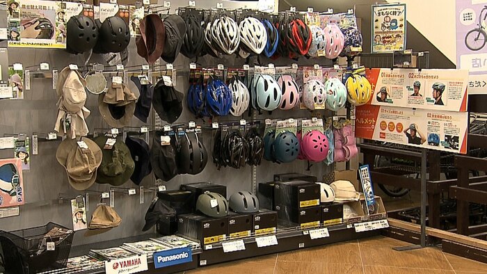 ロイヤルホームセンター南千住店のヘルメット売り場（※店舗により取扱商品が異なります）