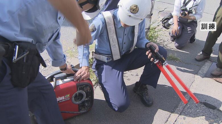 震度6強の地震を想定　「防災の日」警察署で災害対応訓練　「大規模災害はいつ起こるか分からない、的確に対処能力の向上を図りたい」｜FNNプライムオンライン