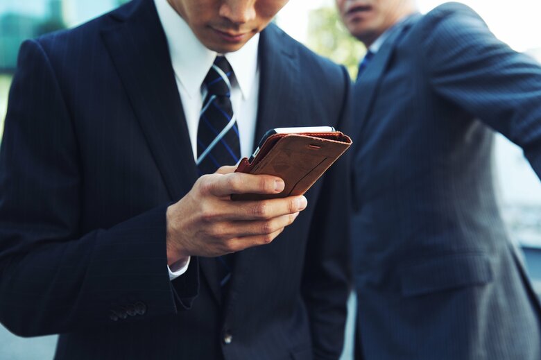 「歩きスマホは危ない」9割以上が認識…一方で半数近くが「歩きスマホすることがある」｜FNNプライムオンライン