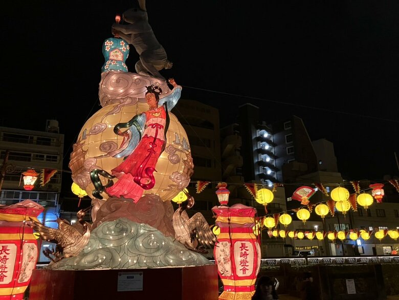 29日に開幕！長崎ランタンフェスティバル　試験点灯で一足早く中国色に染まる長崎の街｜FNNプライムオンライン