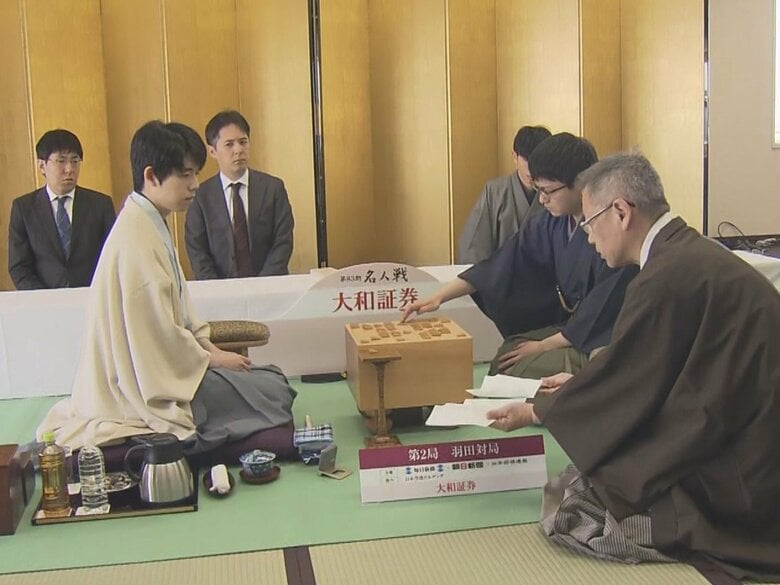 藤井聡太七冠が3連覇目指す…『名人戦』第2局2日目 挑戦者・永瀬拓矢九段の封じ手が開封され本格的な戦いに｜FNNプライムオンライン