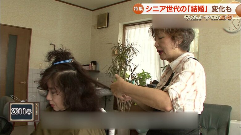 ２０１１年　美容師として働く山崎富子さん