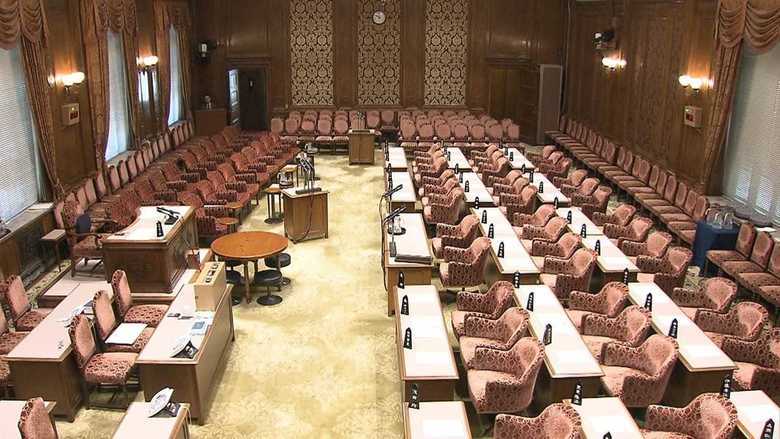 新型コロナ拡大中の“国会一時空転”顛末 法相批判の一方で「感覚が理解できない」と野党非難の声