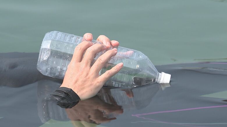 溺れている人にはど浮力のあるものを