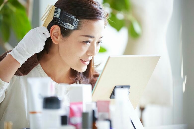 "ポツポツ"よりも目立ってきたら「部分染め」（画像はイメージ）