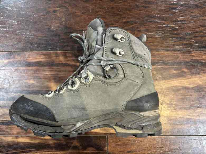 ソールとの間に隙間が見える（画像：石井スポーツ提供）