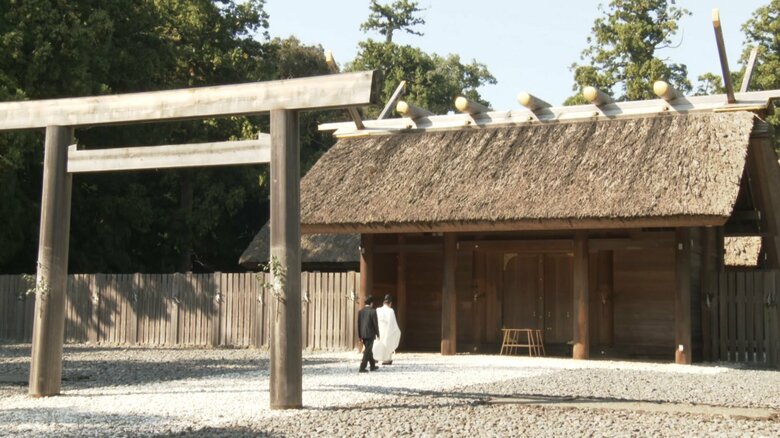 「内宮」に先立ち「外宮」を参拝される悠仁さま（1日午後）