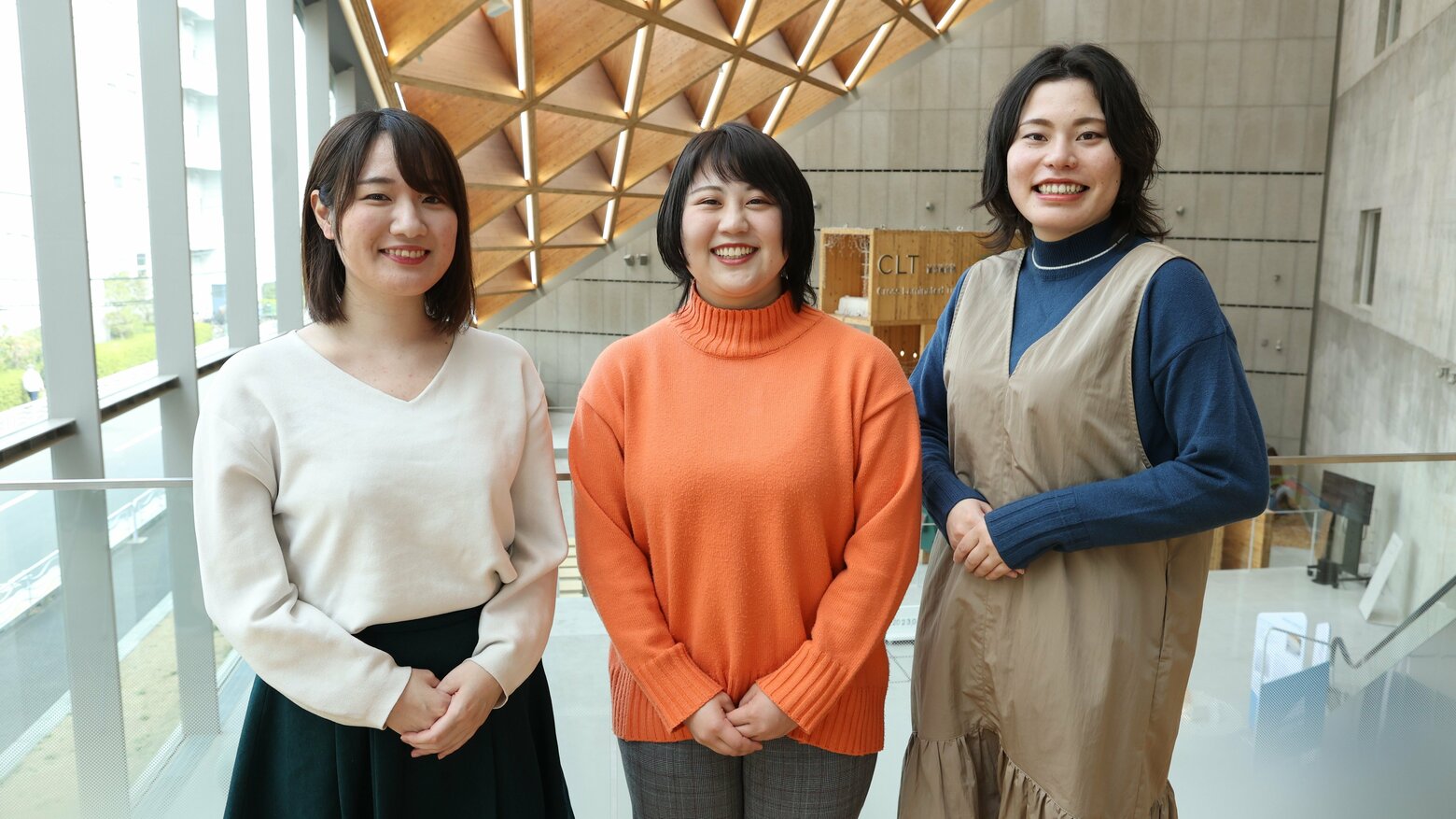 左から清水蒔子さん、松澤千優さん、安田美沙紀さん