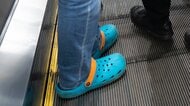 ダサく見えがちなのはどのサンダル？クロッグ、シャワー、スポーツ…スタイリストがタイプ別の履きこなし難易度をジャッジ