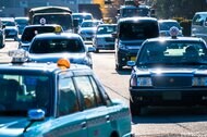 タクシー運賃が時間帯や天気に応じて変動へ…専門家「高齢者や障害者らに配慮する仕組み作りを」