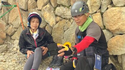 御嶽山噴火で息子失った父が最期の場所へ…「やっと手を合わせられる」我が子の靴履き9年越しの“おかえり”