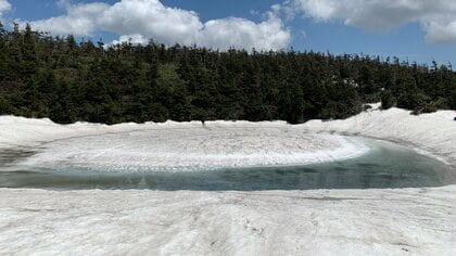 【圧巻】国内2カ所の「ドラゴンアイ」を探訪！岩手・八幡平と岐阜・御嶽山に短期間出現　4時間の過酷な登山も…