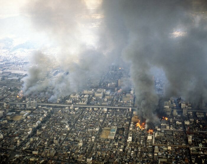 写真提供:神戸市 神戸市長田区 1995年1月17日