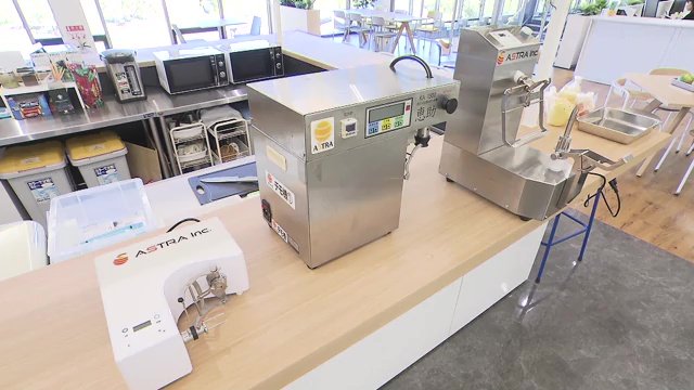 左から「瞬助」定価30万円 「恵助」定価80万円「大助」定価100万円