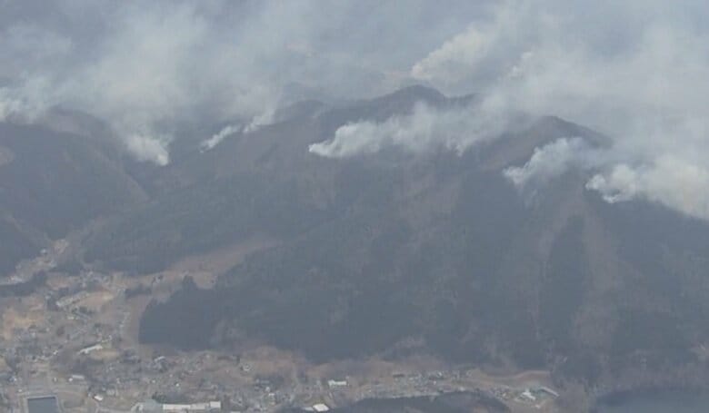 新たな住宅地に迫る…大船渡市の山火事　南西方向へ延焼　焼失面積は約2100ヘクタールに拡大　発生6日目｜FNNプライムオンライン