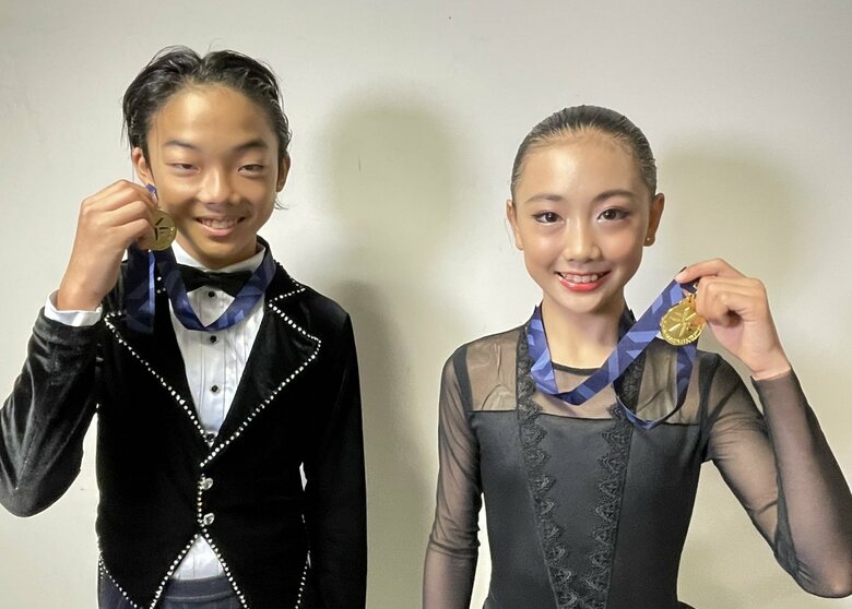 優勝した吉田菫・小河原泉颯組