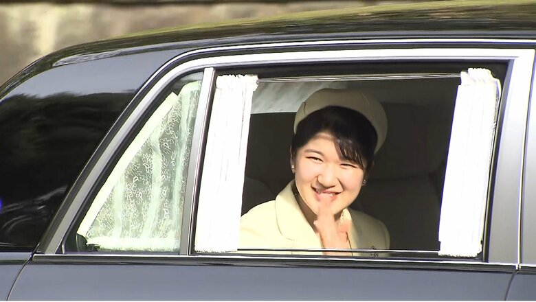 上皇ご夫妻のお住まい仙洞御所へ　4月11日