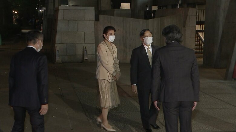 熊川哲也さんの出迎えを受けられた両陛下　10月26日