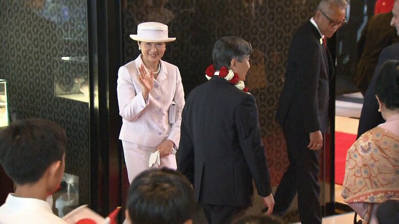 去り際には子どもたちに手を振るお姿も