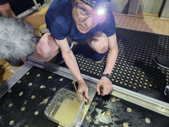 ローブ教授も回収した物体を分類する作業を連日を行った