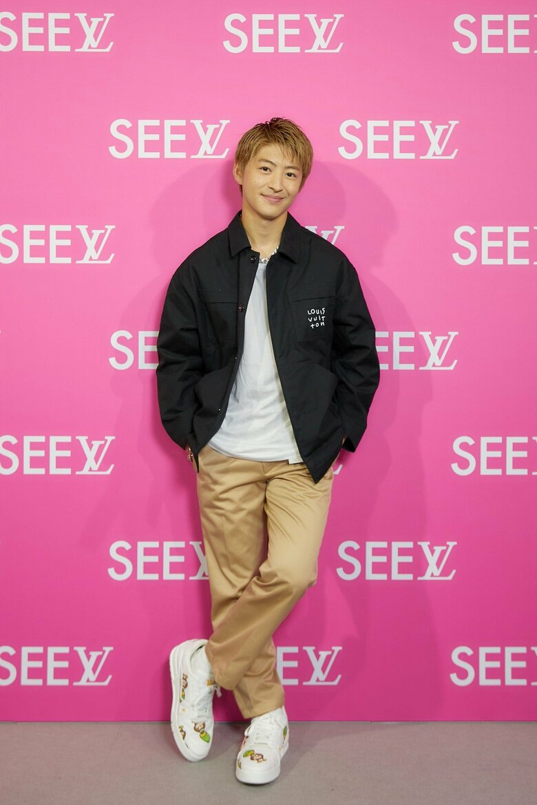 佐野玲於さん　「SEE LV」展レセプションイベント フォトコール