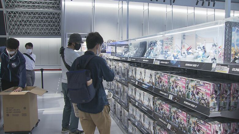 店内にはガンプラがいっぱい