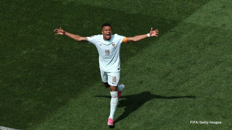 米ESPN「W杯ユニフォームランキング」3位は、フランス代表のアウェーユニフォーム