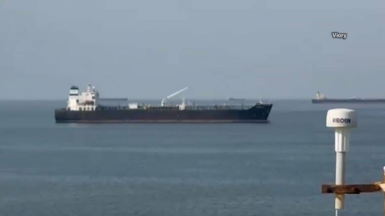 ホルムズ海峡を航行するタンカー（14日）（Viory）