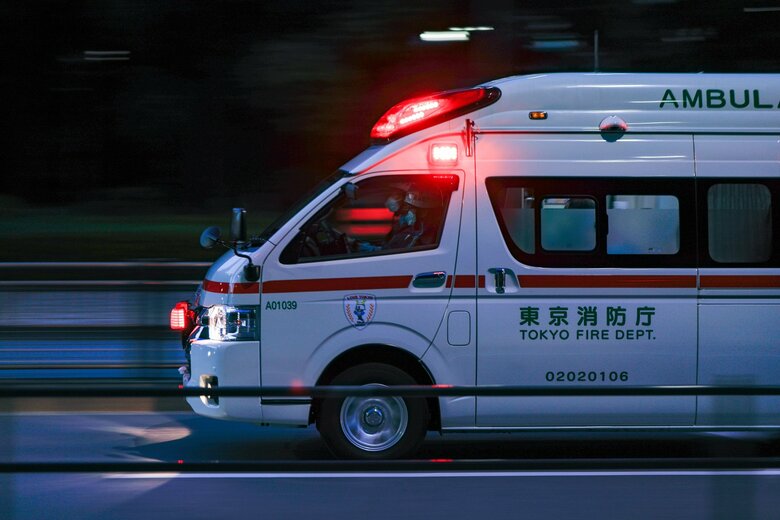 救急搬送後、治療後に帰宅する場合、ひとりで帰ることができるか（画像：イメージ）