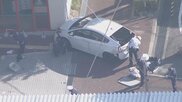 防犯カメラが捉えた“異常な走行” スーパーに車が突っ込み男性1人死亡 89歳男を現行犯逮捕