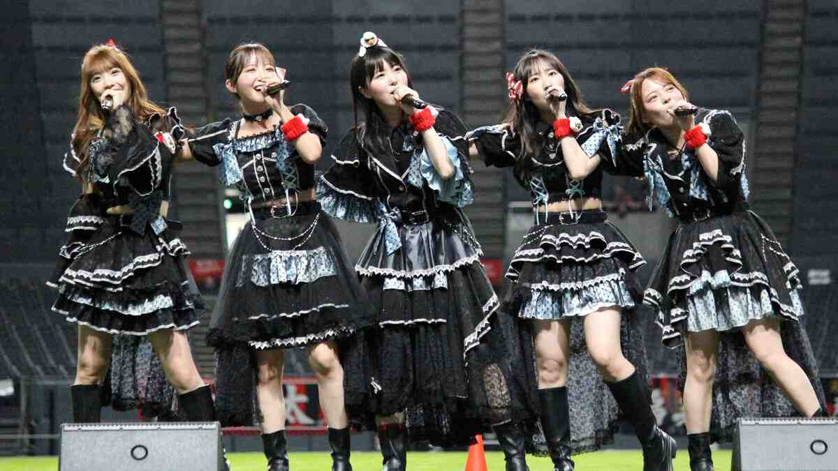 タイトル未定」がJ2札幌の冠マッチで新曲「戴冠」をライブ初披露