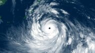 【わかるまで解説】台風が年々凶暴化…台風14号の目に突入した第…