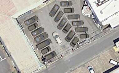 “迷惑駐車”繰り返す…外国人オーナーを直撃　開き直りに人気ラーメン店の店主が激怒　…